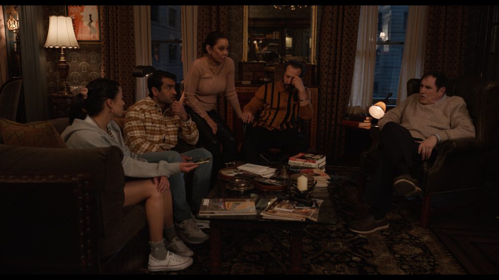 Converse and Nike Shoes in Only Murders in the Building S04E08 “Lifeboat” (2024) (Image 11)