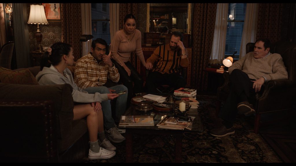 Converse and Nike Shoes in Only Murders in the Building S04E08 “Lifeboat” (2024) (Image 12)
