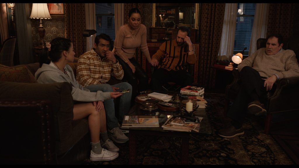 Converse and Nike Shoes in Only Murders in the Building S04E08 “Lifeboat” (2024) (Image 13)