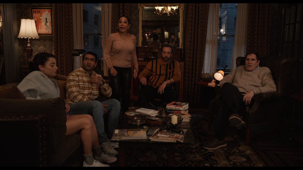 Converse and Nike Shoes in Only Murders in the Building S04E08 “Lifeboat” (2024) (Image 6)