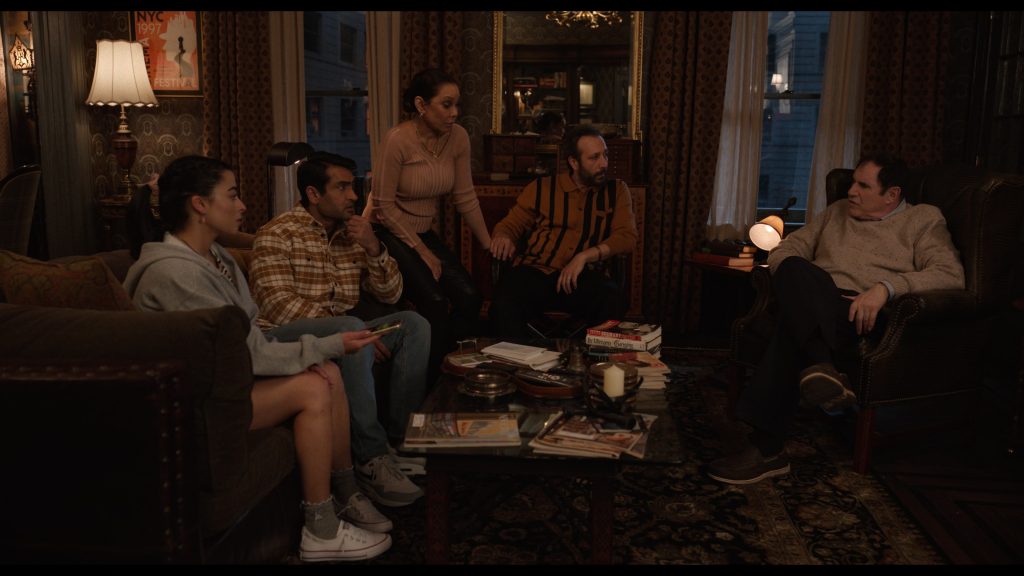 Converse and Nike Shoes in Only Murders in the Building S04E08 “Lifeboat” (2024) (Image 9)