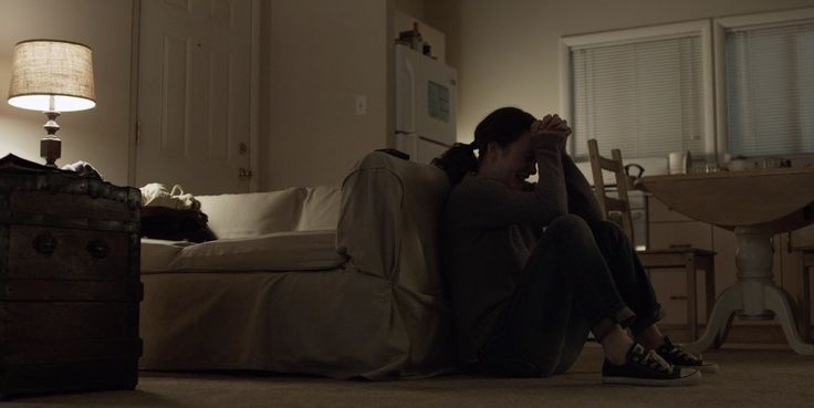 Converse shoes worn by Rachel Brosnahan in HOUSE OF CARDS - CHAPTER 25 (2014) (Image 1)