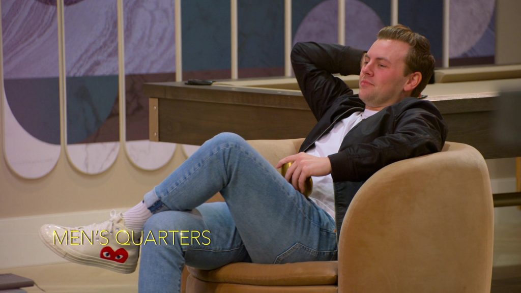 Converse x COMME des GARÇONS PLAY Shoes in Love Is Blind S08E02 “Open Hearts, Open Minds, Can't Lose” (2025) (Image 1)