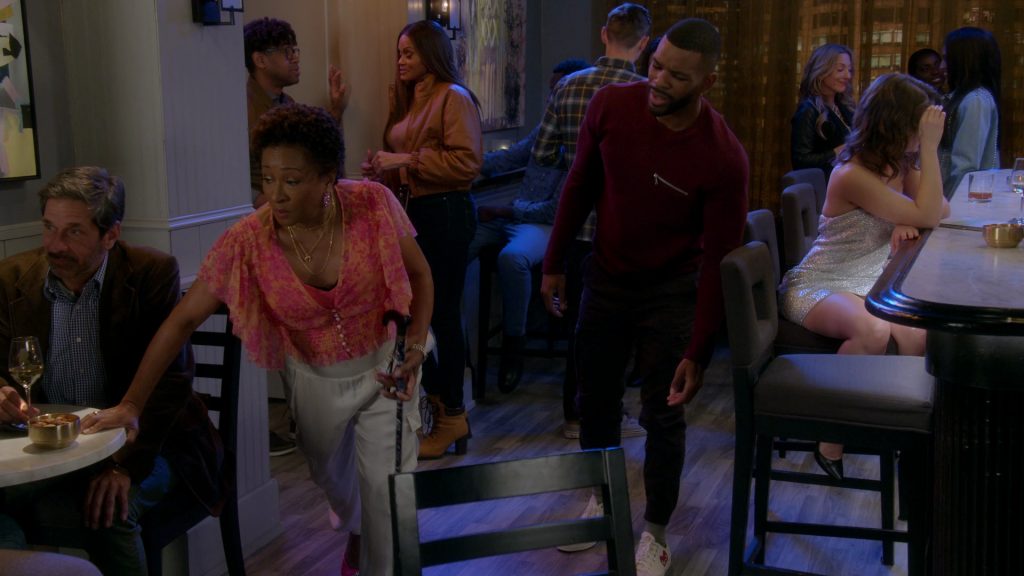 Converse x COMME des GARÇONS Sneakers in The Upshaws S04E02 “Need Change” (2023) (Image 3)