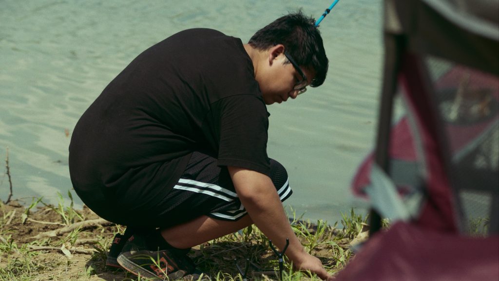 DC Shoes in Reservation Dogs S03E06 “Frankfurter Sandwich” (2023) (Image 1)