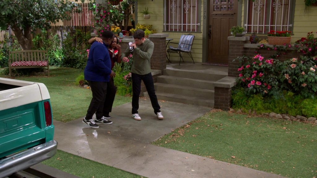 Diadora Game L Low Trainers of Cedric the Entertainer as Calvin in The Neighborhood S03E01 “Welcome to the Movement” (2020) (Image 1)