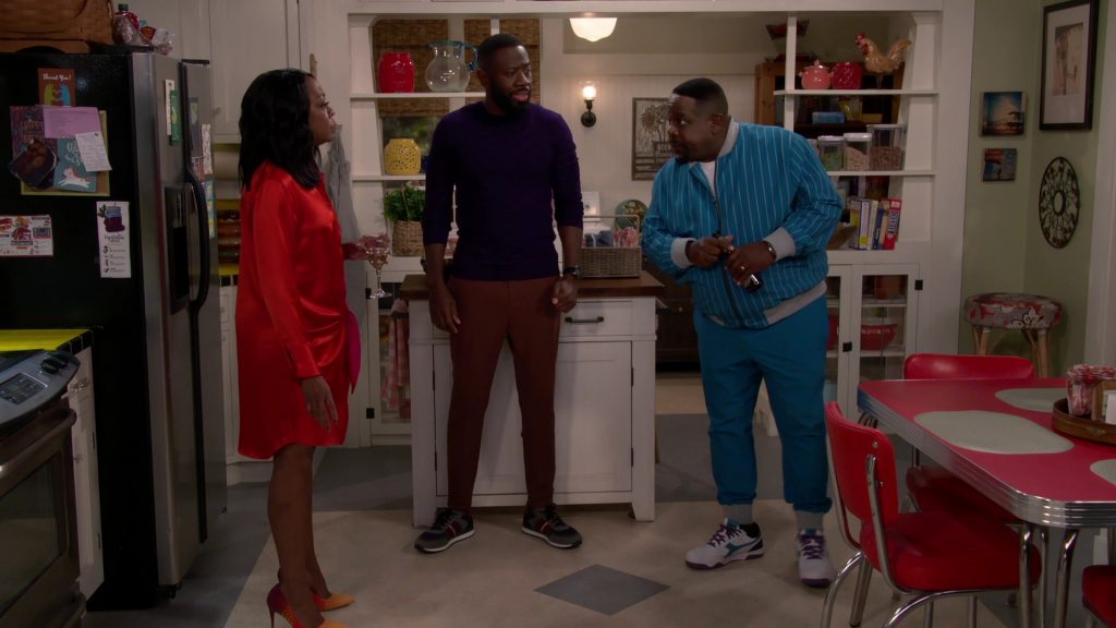 Diadora Men's Shoes Worn by Cedric the Entertainer as Calvin Butler in The Neighborhood S04E05 “Welcome to Your Match” (2021) (Image 1)