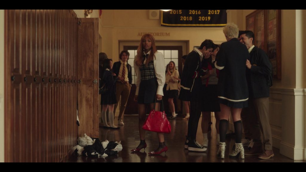 Fendi Bag and Converse Shoes in Gossip Girl S02E08 “Y Lu's Mama Tambien” (2023) (Image 1)