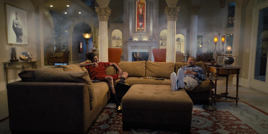 Fendi T-Shirt, Shorts and Socks, Versace Slippers Worn by Snoop Dogg as Jaycen Jennings and Nike Sneakers of Mike Epps as Kareem in The Underdoggs (2024) (Image 4)