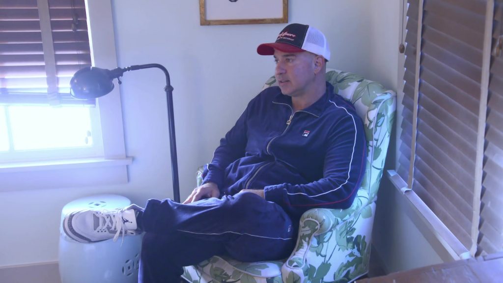 Fila Tracksuit, Nike Air Jordan Sneakers in Jersey Shore Family Vacation S08E06 “Eggcellent” (2025) (Image 14)