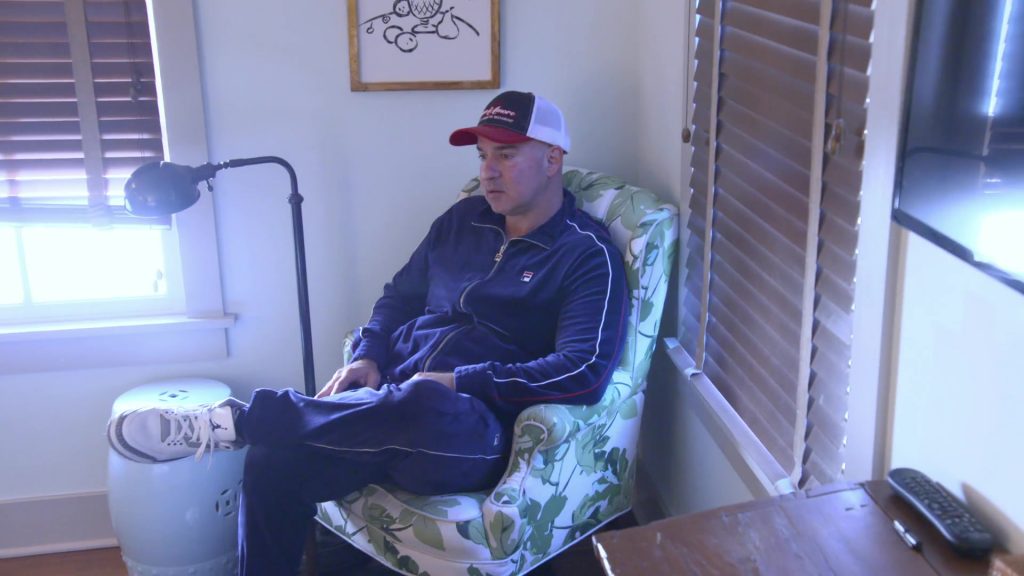 Fila Tracksuit, Nike Air Jordan Sneakers in Jersey Shore Family Vacation S08E06 “Eggcellent” (2025) (Image 16)