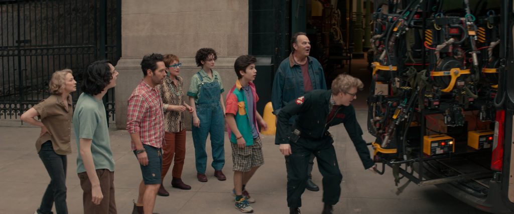 Fjällräven Shorts and Asics Sneakers in Ghostbusters - Frozen Empire (2024) (Image 1)