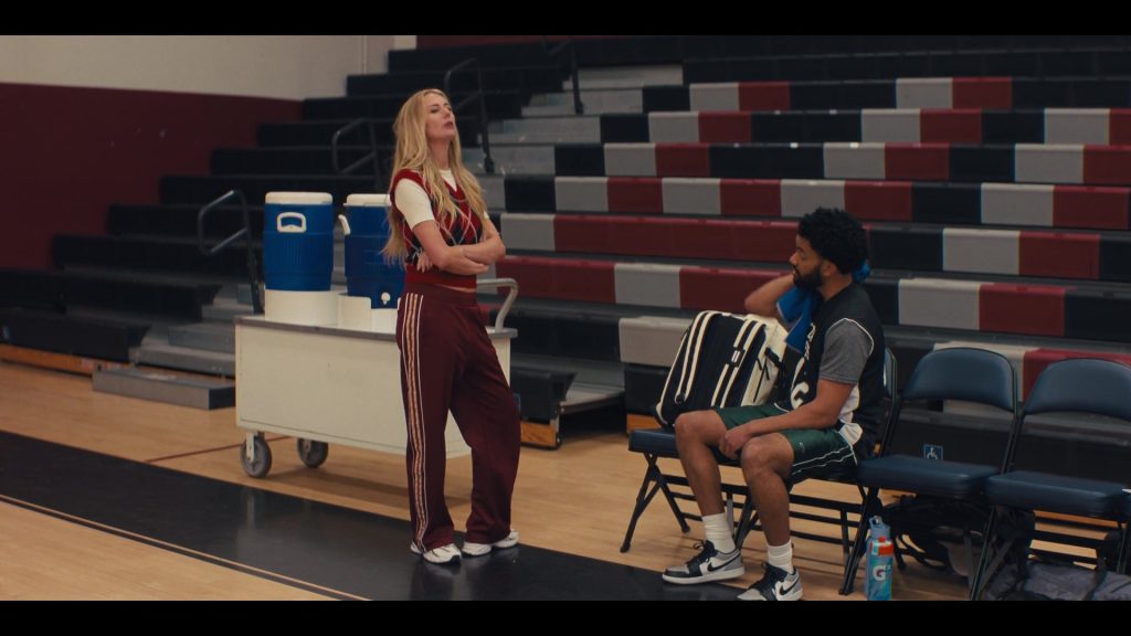 Gatorade, Nike Shoes in Nobody Wants This S02E02 “Leave It At the Tree” (2025) (Image 3)