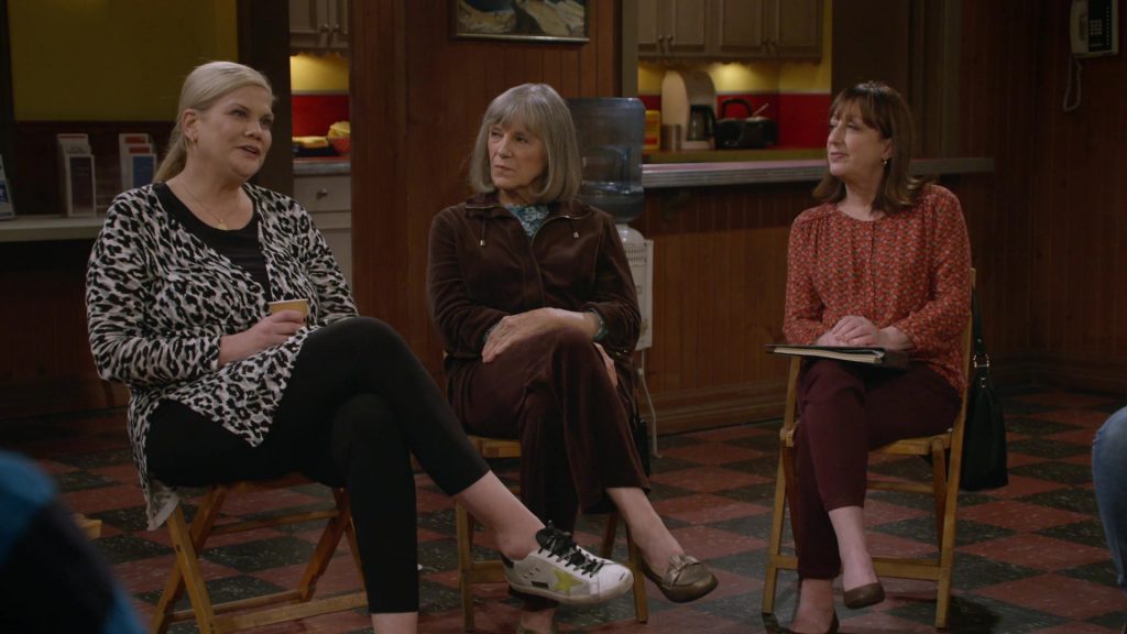 Golden Goose Superstar Sneakers of Kristen Johnston as Tammy Diffendorf in Mom S08E18 “My Kinda People and the Big To-Do” (2021) (Image 1)