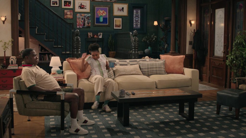 Gucci Shirt and Shoes in Crutch S01E04 “Hope in Harlem” (2025) (Image 1)