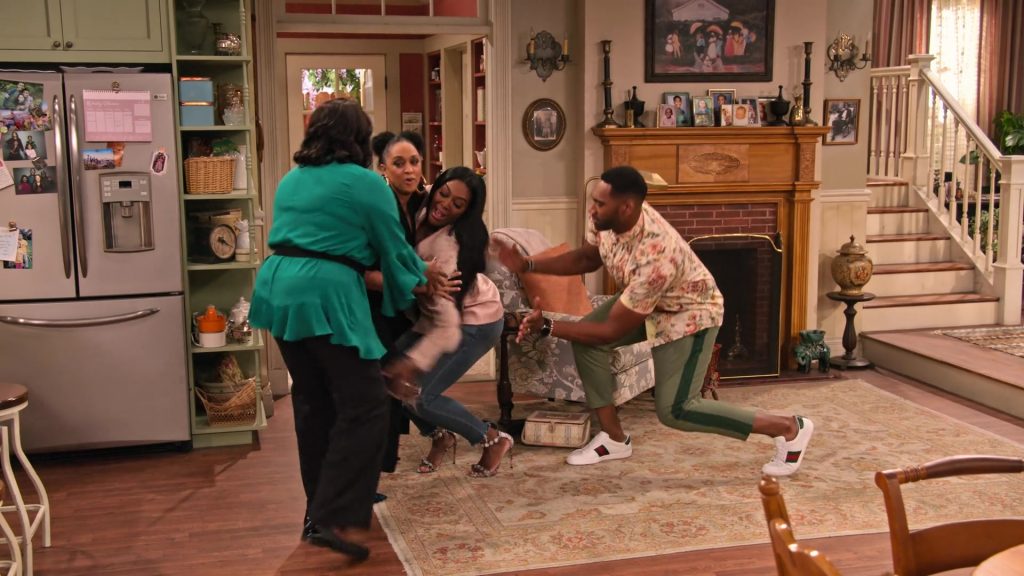Gucci Shoes in White Worn by Anthony Alabi as Moz McKellan in Family Reunion Season 1 Episode 18 “Remember Cousin Kenya” (2020) (Image 2)