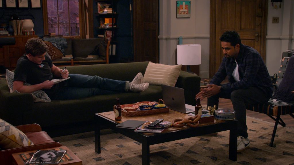 Guinness Beer, Apple MacBook Laptop and Nike Shoes in How I Met Your Father S01E07 “Rivka Rebel” (2022) (Image 1)