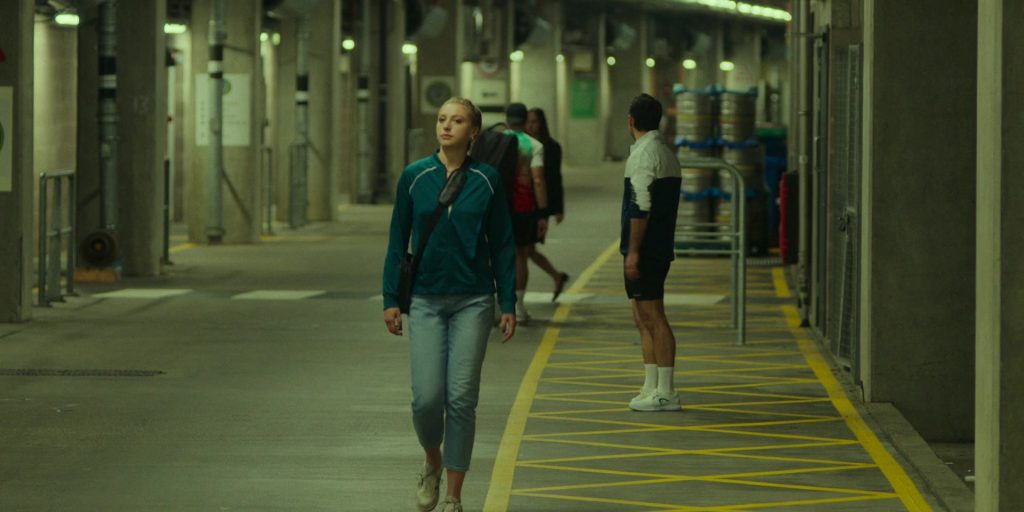Head Sneakers in Fifteen-Love S01E04 (2023) (Image 3)