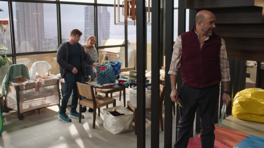 Hoka Shoes in Greys Anatomy S22E13 “Love the Way You Lie” (2026) (Image 4)
