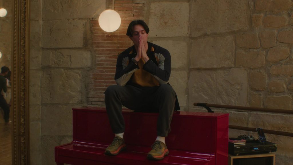 Hoka Sneakers in Etoile S01E08 “The Offer” (2025) (Image 1)