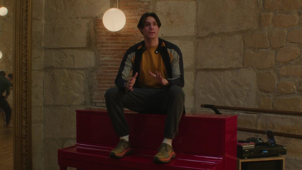Hoka Sneakers in Etoile S01E08 “The Offer” (2025) (Image 3)