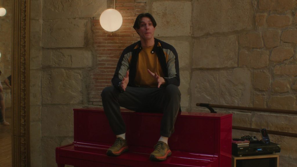 Hoka Sneakers in Etoile S01E08 “The Offer” (2025) (Image 4)