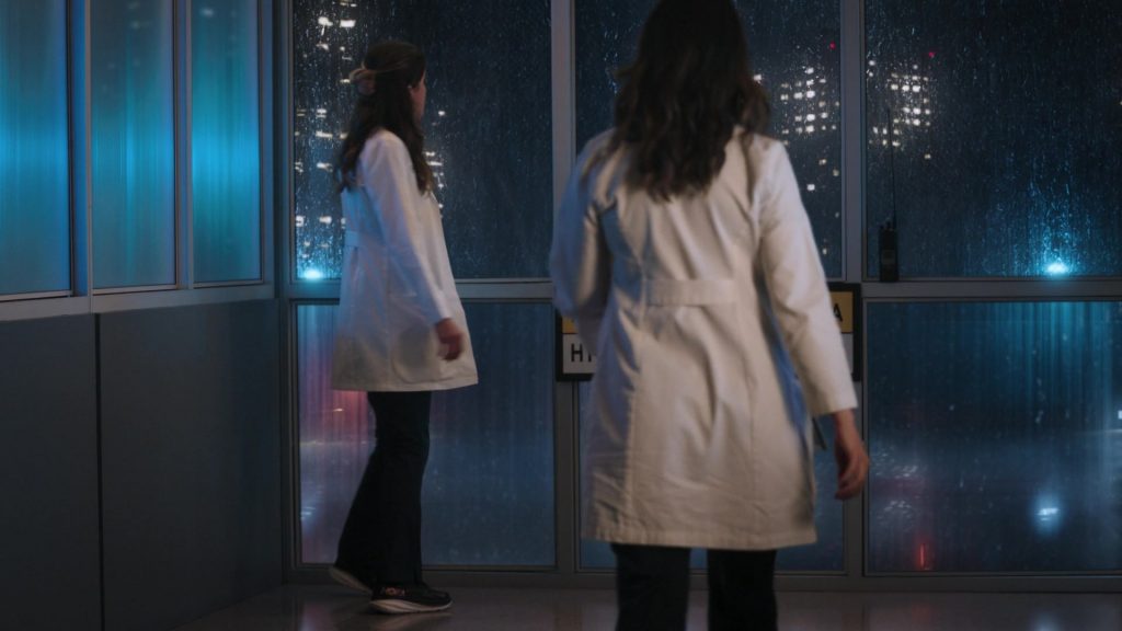 Hoka Sneakers in Grey's Anatomy S21E05 “You Make My Heart Explode” (2024) (Image 1)