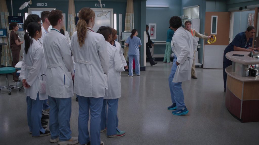 Hoka Sneakers in Greys Anatomy S22E02 “We Built This City” (2025) (Image 1)
