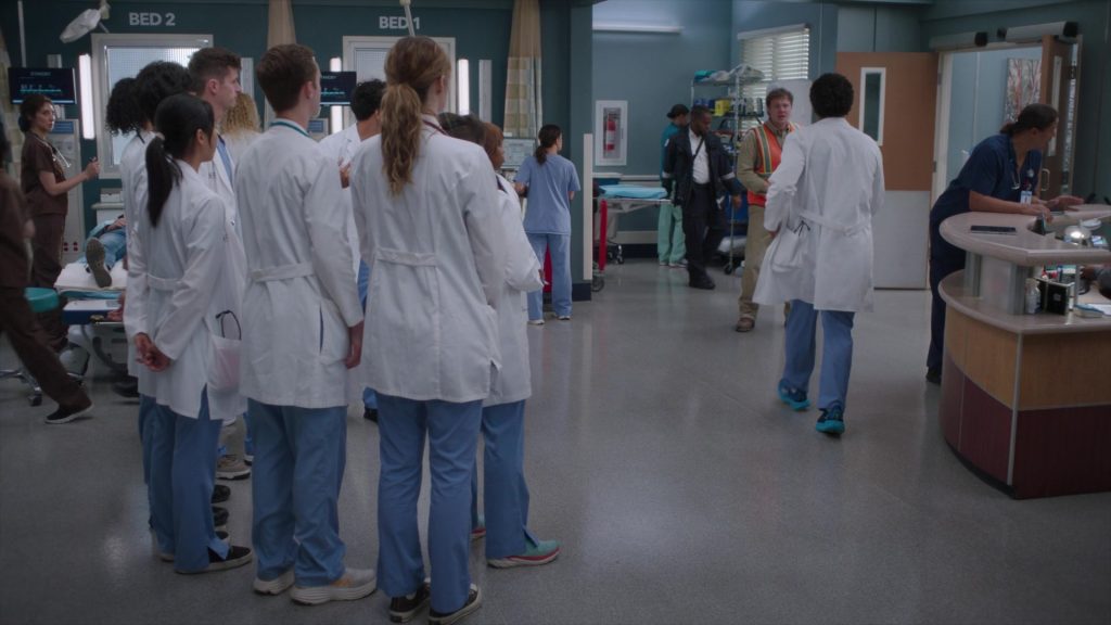 Hoka Sneakers in Greys Anatomy S22E02 “We Built This City” (2025) (Image 2)