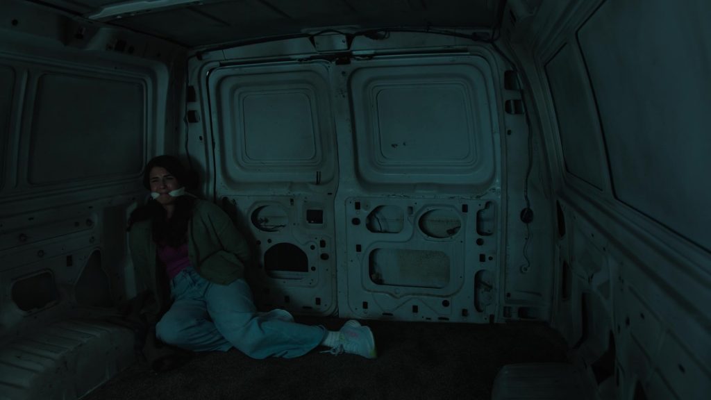 Hoka Sneakers in The Hunting Party S01E09 “Tom Beecher” (2025) (Image 2)