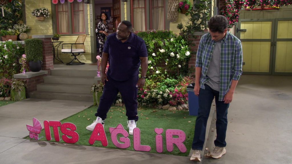 Hoka Sneakers in The Neighborhood S07E01 “Welcome to the Neighborhood, Daphne” (2024) (Image 8)