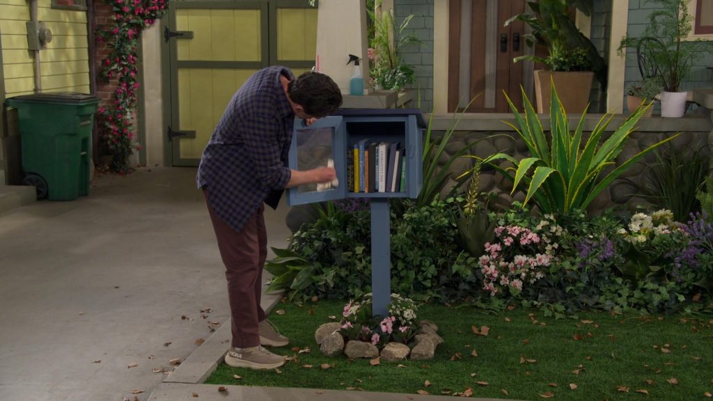 Hoka Sneakers in The Neighborhood S07E06 “Welcome to Daddy Issues” (2024) (Image 1)