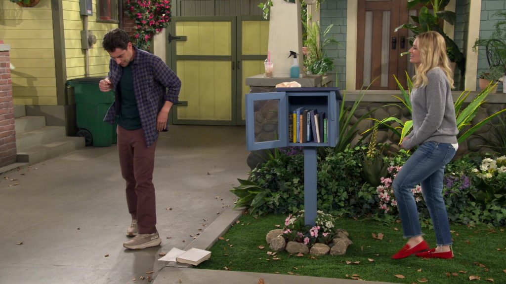 Hoka Sneakers in The Neighborhood S07E06 “Welcome to Daddy Issues” (2024) (Image 6)