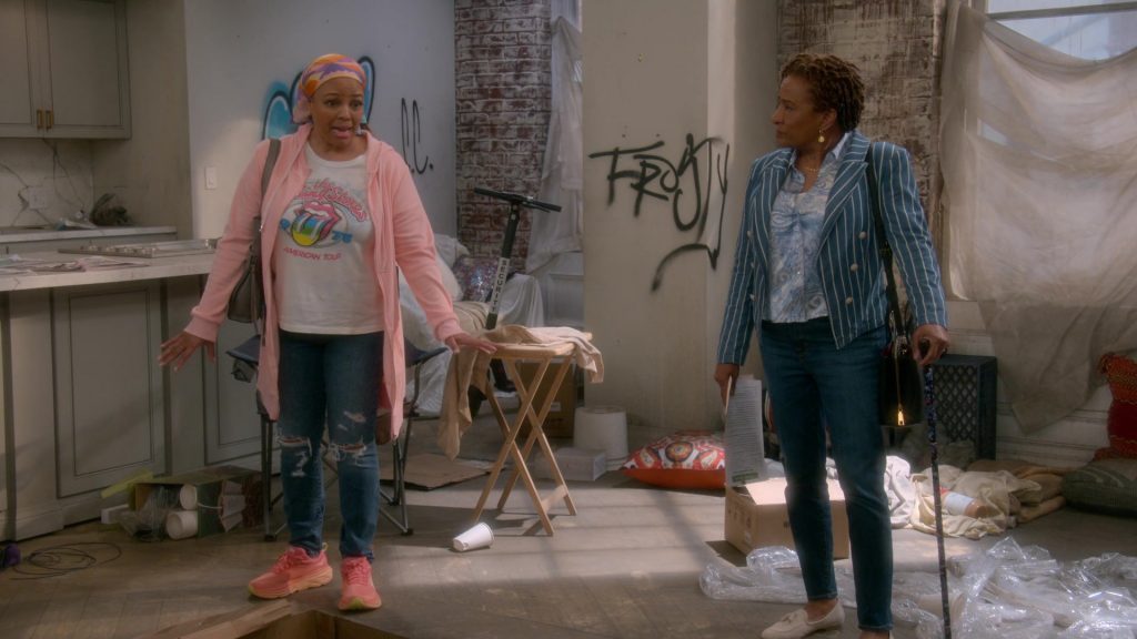 Hoka Sneakers in The Upshaws S06E06 “Who, Me” (2025) (Image 14)
