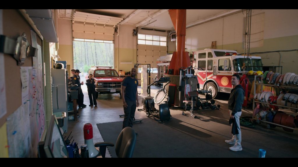 Hoka Sneakers in Virgin River S06E05 “Love Story” (2024) (Image 4)
