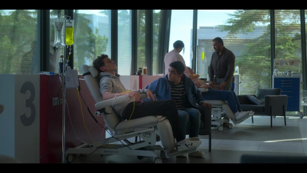Lacoste Sneakers Worn by Arón Piper as Ander Muñoz in Elite S03E02 “Samuel y Guzmán” (2020) (Image 1)