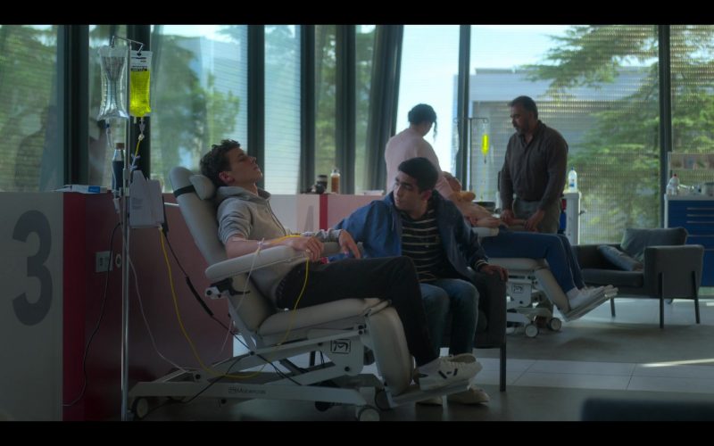 Lacoste Sneakers Worn by Arón Piper as Ander Muñoz in Elite S03E02 “Samuel y Guzmán” (2020) (Image 1)