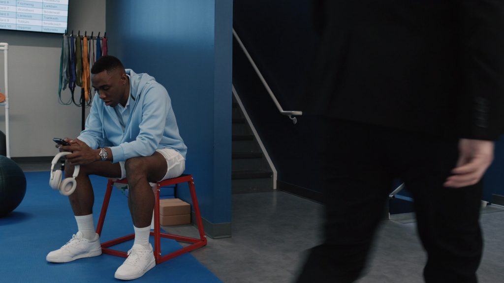 Lacoste Sneakers in Elsbeth S01E05 “Ball Girl” (2024) (Image 1)