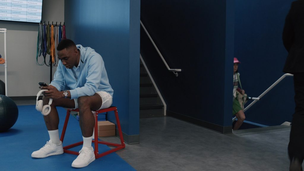 Lacoste Sneakers in Elsbeth S01E05 “Ball Girl” (2024) (Image 2)