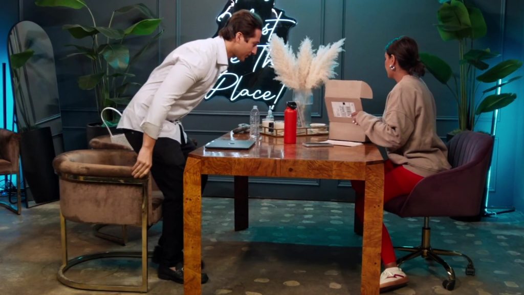 Madden Girl Giia low-top sneakers in Southern Hospitality S04E13 “”Mardi Gras Mayhem” (2026) (Image 4)