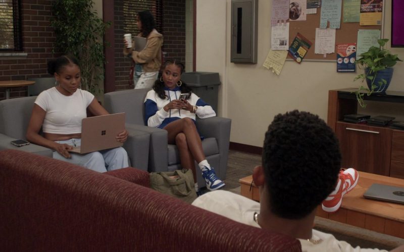 Microsoft Surface Laptops and Nike Shoes in All American - Homecoming S01E04 “If Only You Knew” (2022) (Image 1)