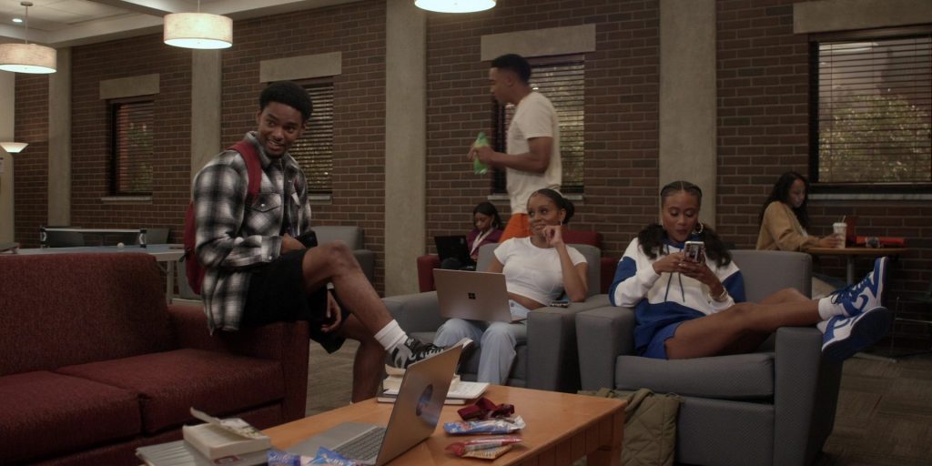 Microsoft Surface Laptops and Nike Shoes in All American - Homecoming S01E04 “If Only You Knew” (2022) (Image 3)