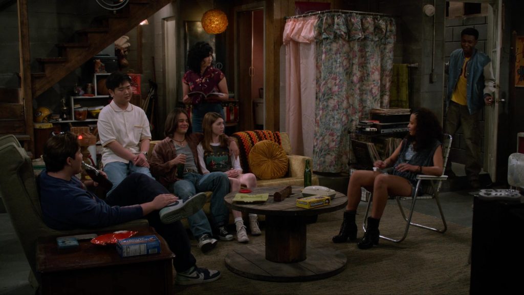 Nabisco Chips Ahoy!, Mallomars, Coca-Cola, Sprite, Nike Shoes in That '90s Show S02E04 “Hold My Hand” (2024) (Image 2)