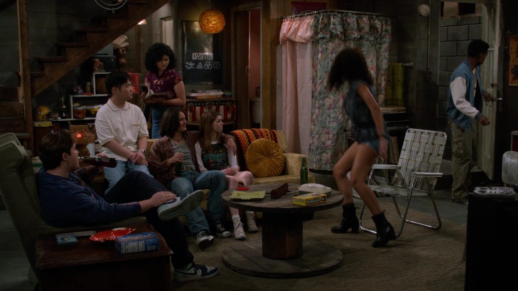 Nabisco Chips Ahoy!, Mallomars, Coca-Cola, Sprite, Nike Shoes in That '90s Show S02E04 “Hold My Hand” (2024) (Image 3)