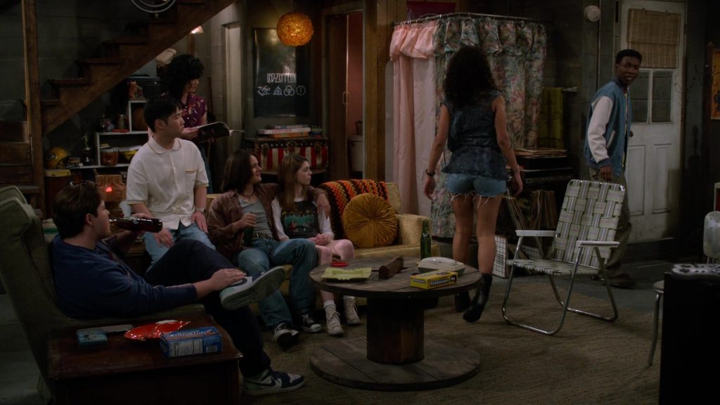 Nabisco Chips Ahoy!, Mallomars, Coca-Cola, Sprite, Nike Shoes in That '90s Show S02E04 “Hold My Hand” (2024) (Image 4)