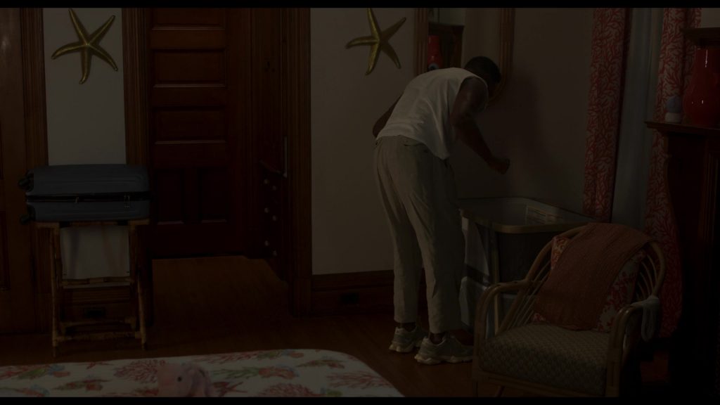 New Balance 9060 sneakers in The Four Seasons S02E03 “Down the Shore” (2026) (Image 3)