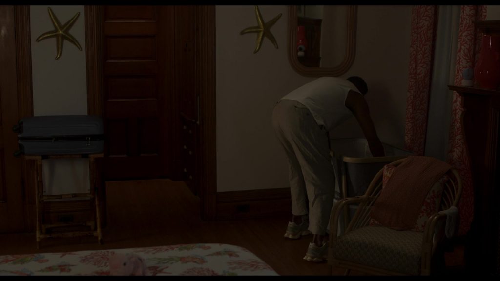 New Balance 9060 sneakers in The Four Seasons S02E03 “Down the Shore” (2026) (Image 5)