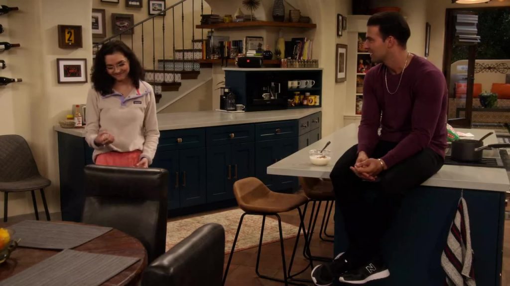 New Balance Black Shoes Worn by Jencarlos Canela as Victor in The Expanding Universe of Ashley Garcia Season 1 Episode 3 “Haptics” (2020) (Image 2)
