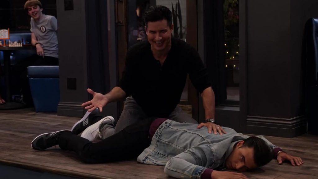 New Balance Black Shoes Worn by Jencarlos Canela as Victor in The Expanding Universe of Ashley Garcia Season 1 Episode 3 “Haptics” (2020) (Image 3)