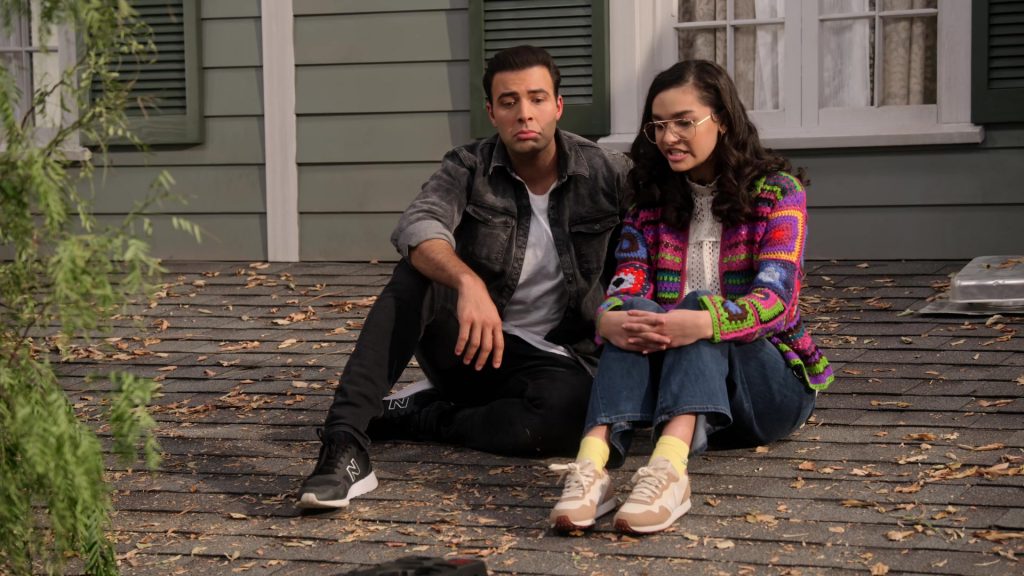 New Balance Black Sneakers of Jencarlos Canela as Victor in The Expanding Universe of Ashley Garcia S01E09 “In Tad We Trust” (2020) (Image 2)